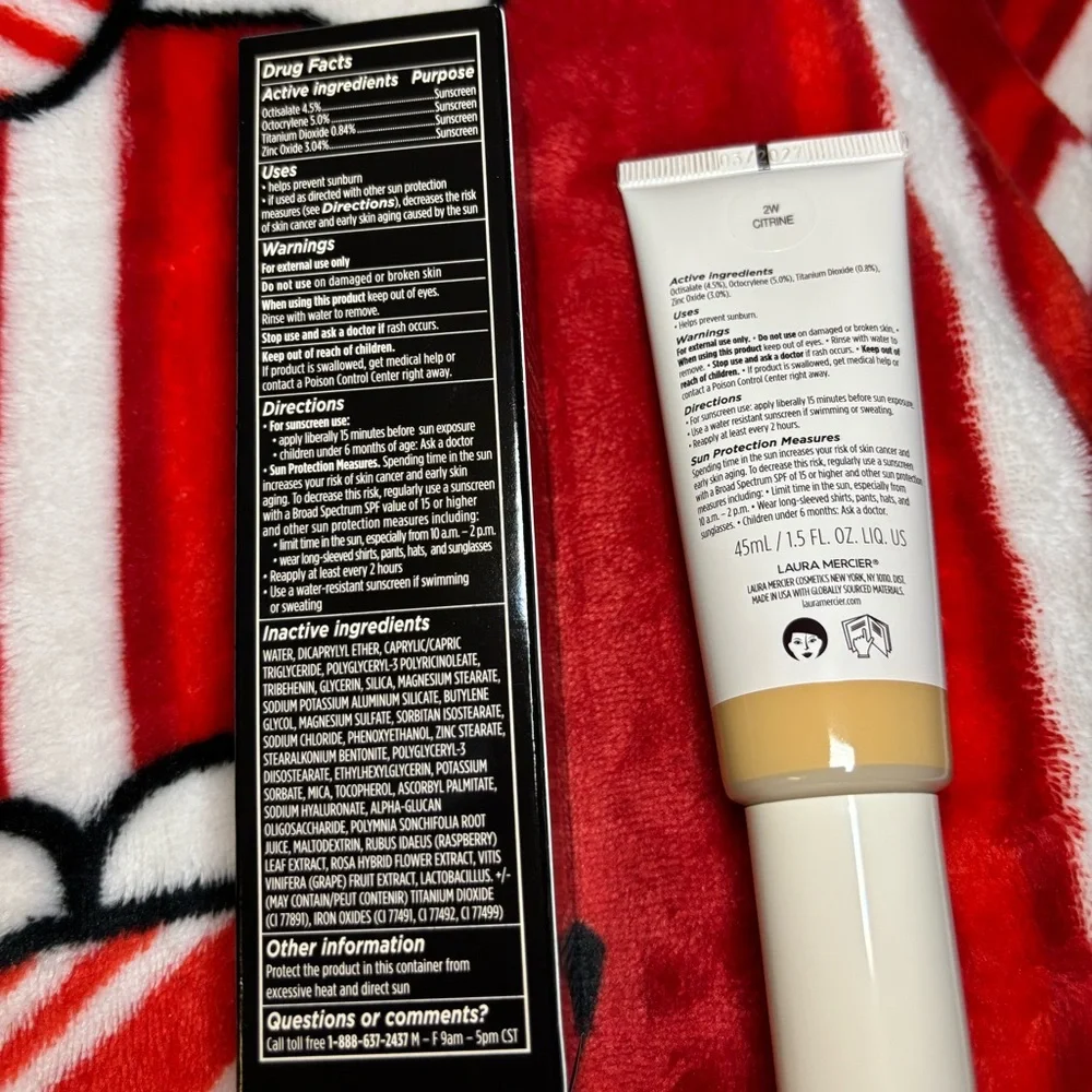 Laura Mercier Everyday Wear Natural Dewy Tinted Moisturizer Lightweight SPF 30